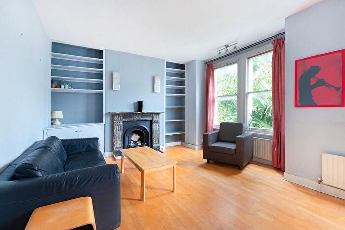 1 Bedroom Flat To Rent In Berrymead Gardens, Acton, London, W3