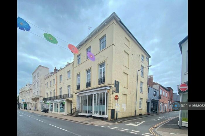 5 Bedroom Flat To Rent In Flats &, Leamington Spa, CV31