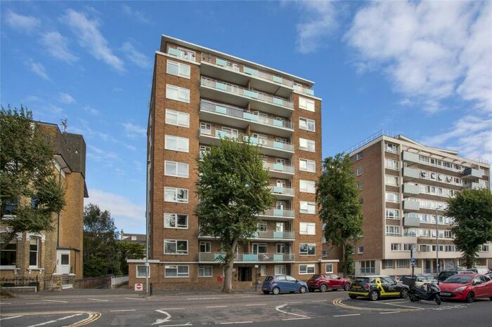 2 Bedroom Apartment To Rent In Grove Court, - The Drive, Hove, East Sussex, BN3