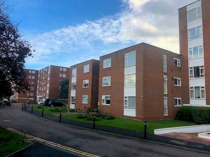 2 Bedroom Apartment To Rent In Fairway Drive, Christchurch, Dorset, BH23
