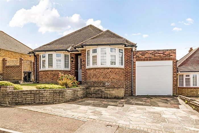 2 Bedroom Bungalow For Sale In Glentrammon Gardens, Orpington, BR6