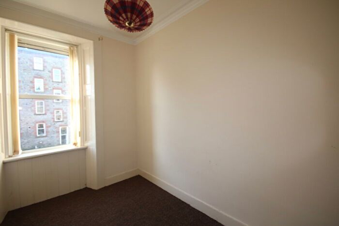 2 Bedroom Flat For Sale In Fl/, Argyle Street, Rothesay, PA20