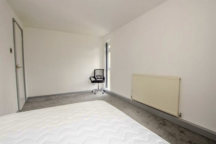 2 Bedroom Flat To Rent In Seymour Close, Selly Park, Birmingham, B29