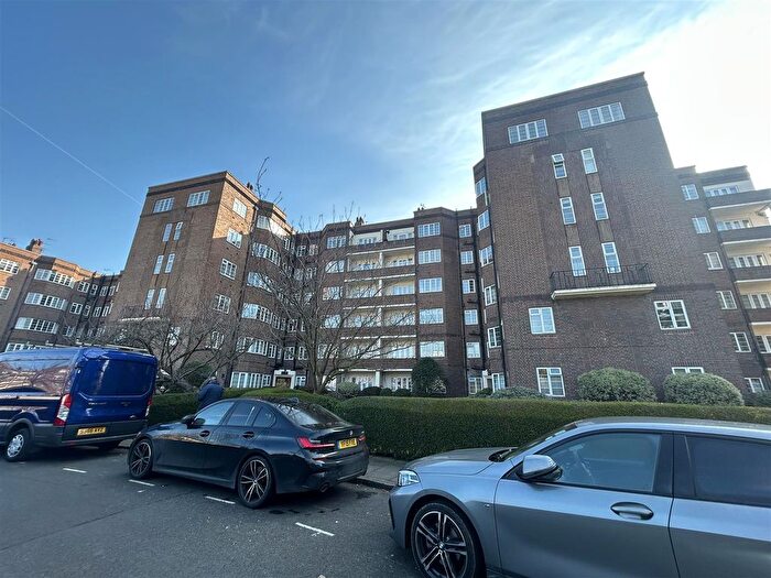 3 Bedroom Flat To Rent In Chiswick Village, London, W4