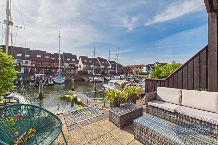 3 Bedroom Town House For Sale In Endeavour Way, Hythe, Southampton, SO45