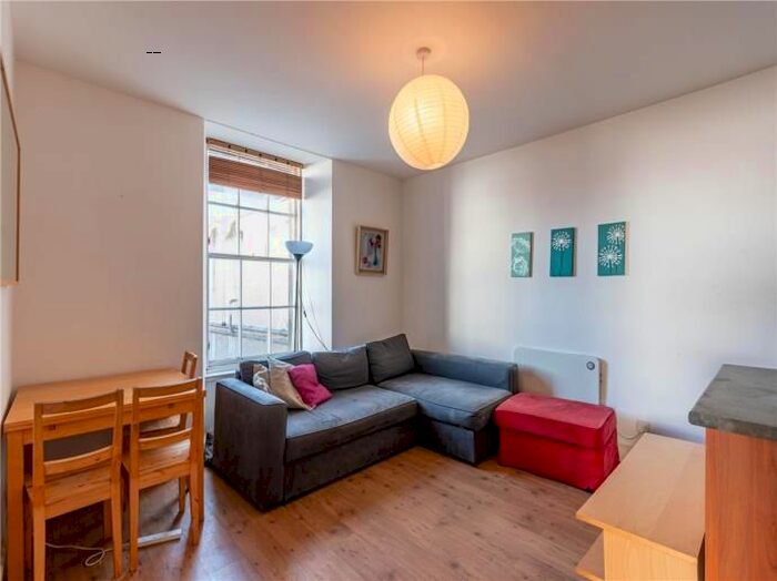 2 Bedroom Flat To Rent In Nicolson Street, Edinburgh, EH8
