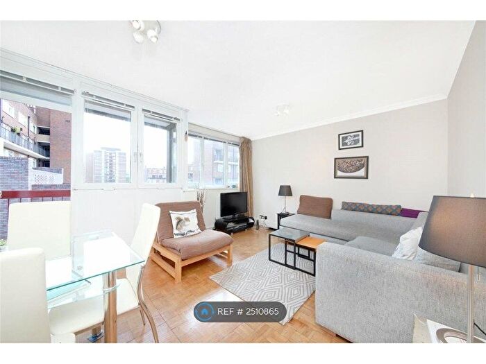 3 Bedroom Flat To Rent In John Parry Court, London, N1