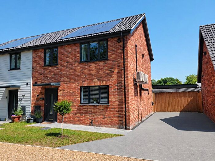 3 Bedroom Semi Detached House For Sale In Stable Close, Barham, Suffolk, IP6