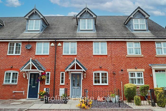 4 Bedroom Town House To Rent In Fosse Close, Burbage, LE10