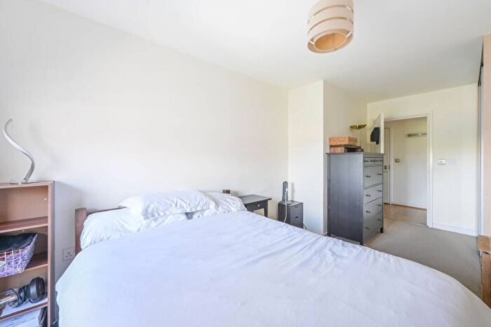 2 Bedroom Flat For Sale In Chi Building, Crowder Street, Shadwell, London, E1