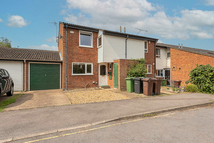 3 Bedroom End Of Terrace House To Rent In Kipling Way, Harpenden, Hertfordshire, AL5