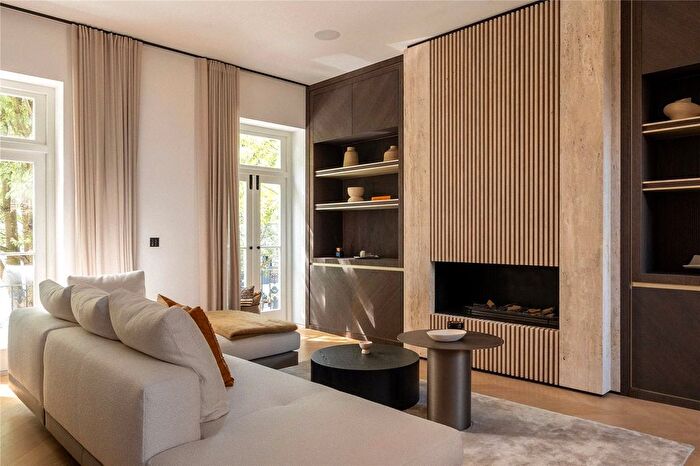 4 Bedroom Terraced House To Rent In Berkeley Gardens, Kensington, W8