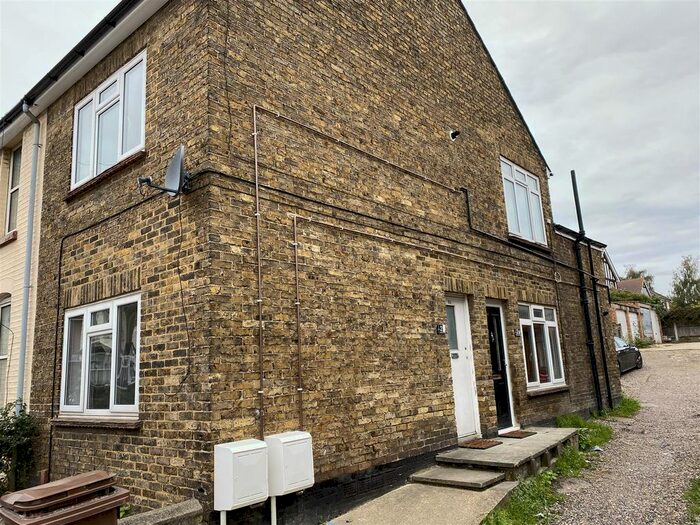 1 Bedroom Flat To Rent In Orchard Street, Rainham, Gillingham ME8