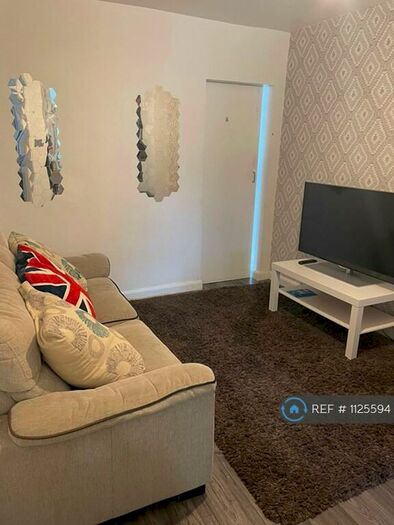 4 Bedroom Semi-Detached House To Rent In Hampton Street, London, SE17