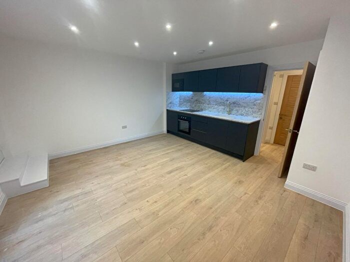 1 Bedroom Flat To Rent In High Street, Reading, RG1