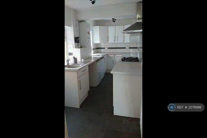 3 Bedroom End Of Terrace House To Rent In Bowbridge Road, Newark, NG24