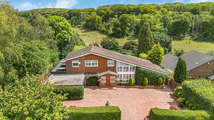 5 Bedroom Detached House For Sale In Longdean Park, Hemel Hempstead, HP3