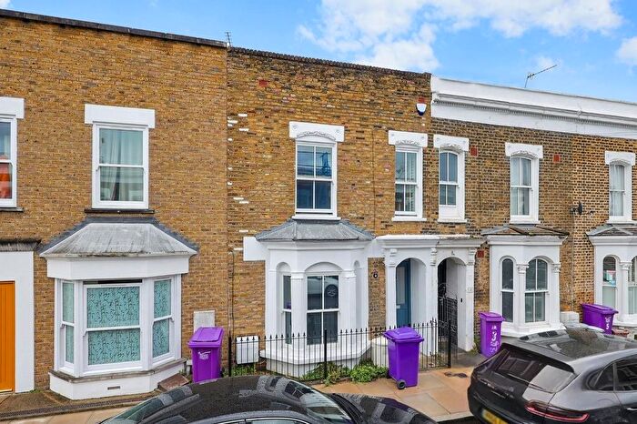 2 Bedroom Property For Sale In Ropery Street, Bow, E3