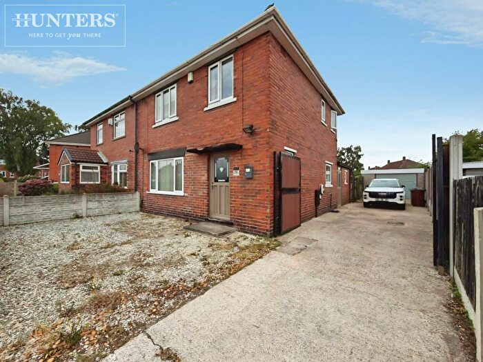 3 Bedroom Semi-Detached House For Sale In Chatsworth Road, Barnsley, S71