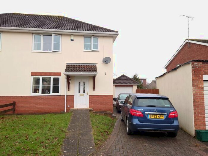 3 Bedroom Semi-Detached House To Rent In Mays Close, Coalpit Heath, Bristol, BS36