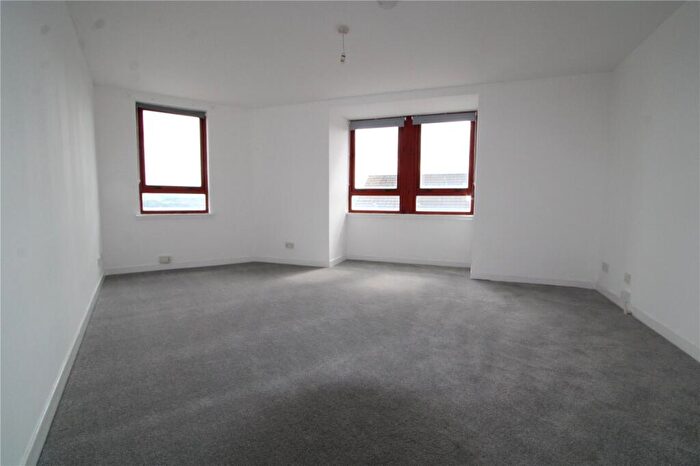 2 Bedroom Flat To Rent In Graham Place, Dundee, DD4