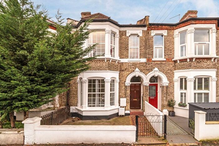 2 Bedroom Flat To Rent In Avenue Road, Chiswick, W3