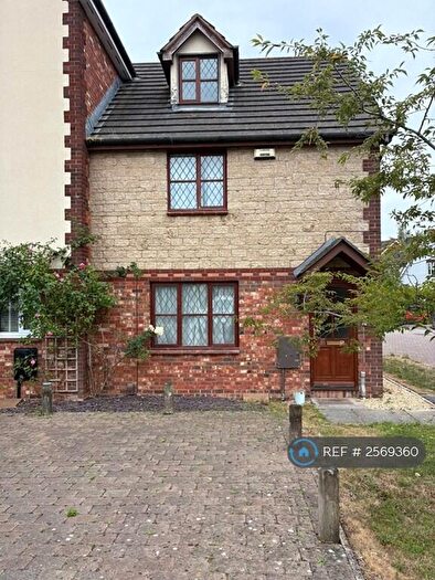 3 Bedroom Semi-Detached House To Rent In Salmons Way, Emersons Green, Bristol, BS16