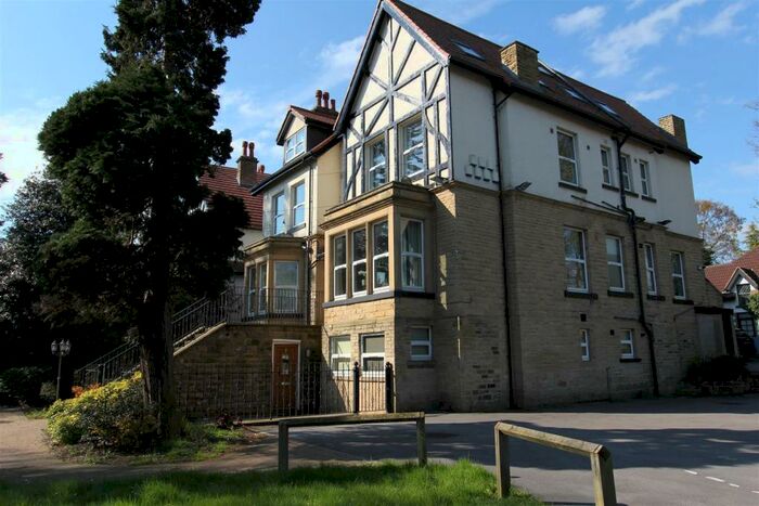 1 Bedroom Flat To Rent In Park Lane, Roundhay, LS8
