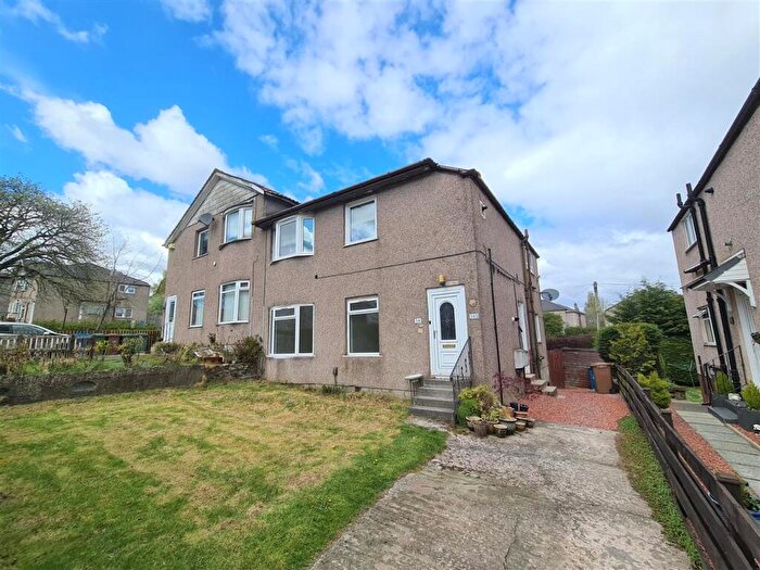 3 Bedroom Apartment To Rent In Croftfoot Road, Croftfoot, Glasgow, G44