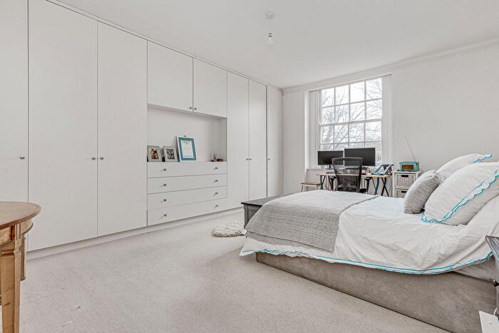 3 Bedroom Flat To Rent In Rivermead Court, Ranelagh Gardens, SW6