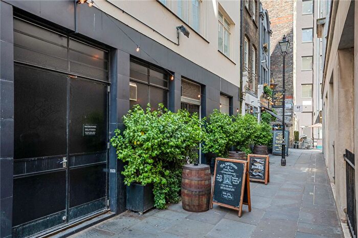 2 Bedroom Flat For Sale In Gate Street, London, WC2A