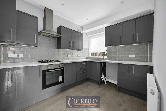 3 Bedroom Flat To Rent In Wythfield Road, Eltham, SE9