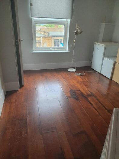 Studio To Rent In High Street, Chatham, ME4