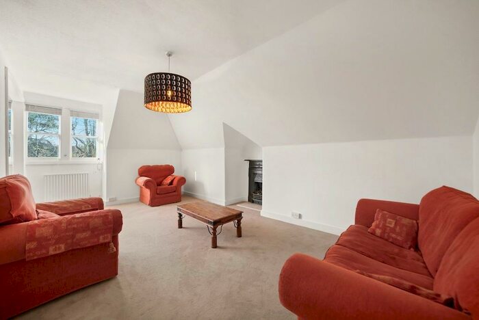 2 Bedroom Flat To Rent In Coolhurst Road, Crouch End, London, N8