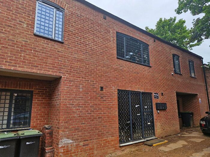 1 Bedroom Flat To Rent In Chequers Lane, Wellingborough, Northants, NN8