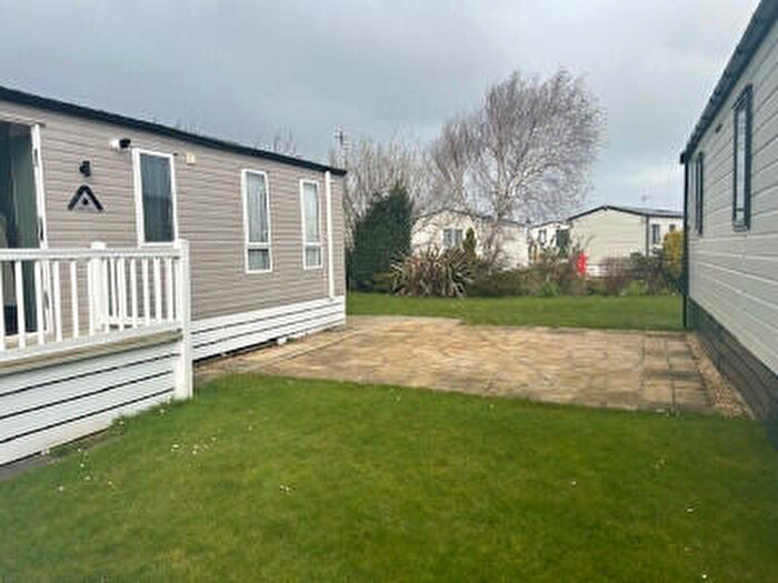 2 Bedroom Mobile Home For Sale In Atlas Heritage, Willow Grove Park, Knott End On Sea, Poulton-le-Fylde, Lancashire, FY6