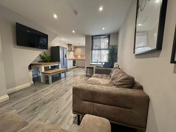 6 Bedroom Terraced House To Rent In Ridley Road, Liverpool, L6