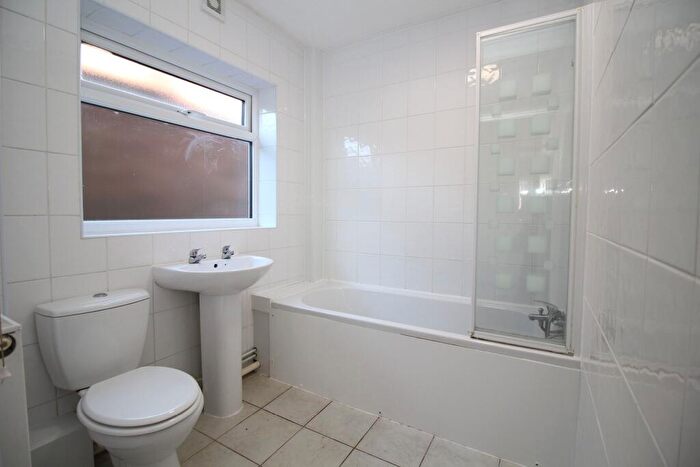 2 Bedroom Bungalow For Sale In Stambridge Road, Clacton-on-Sea, CO15