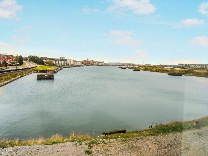 2 Bedroom Flat To Rent In Neptune Road, Barry, Vale Of Glamorgan, CF62