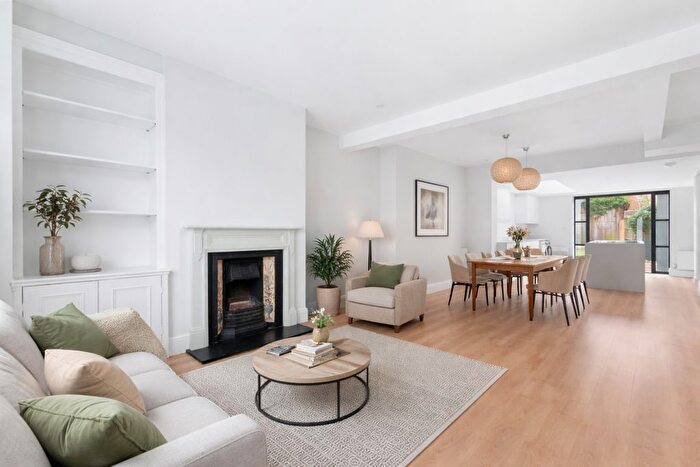 3 Bedroom Terraced House For Sale In Coningsby Road, London, W5