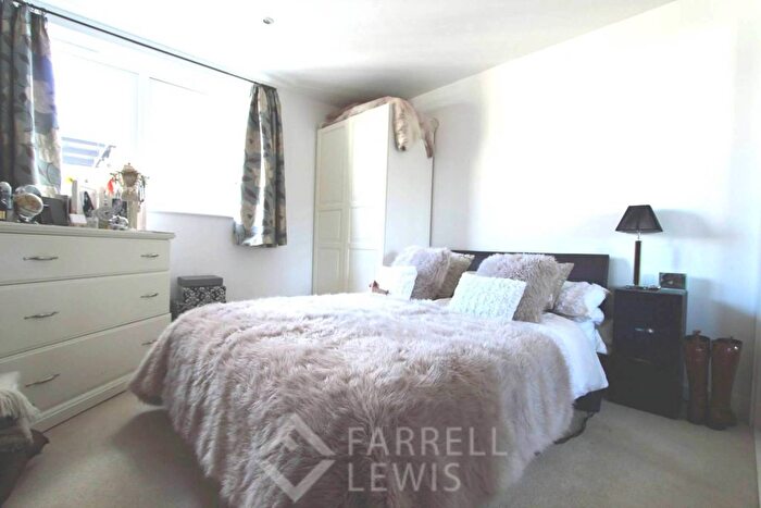 1 Bedroom Flat To Rent In Napier House, Acton, W3