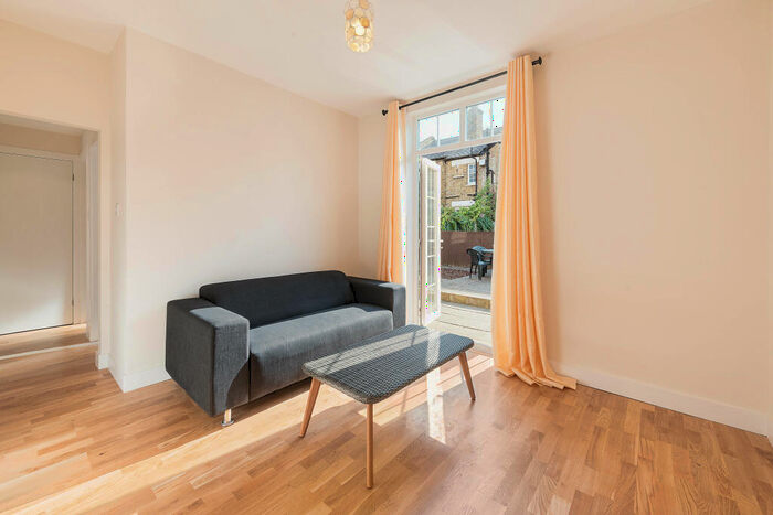 2 Bedroom Apartment To Rent In Freedom Street, SW11