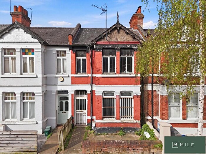 3 Bedroom Terraced House For Sale In Churchill Road, London, NW2