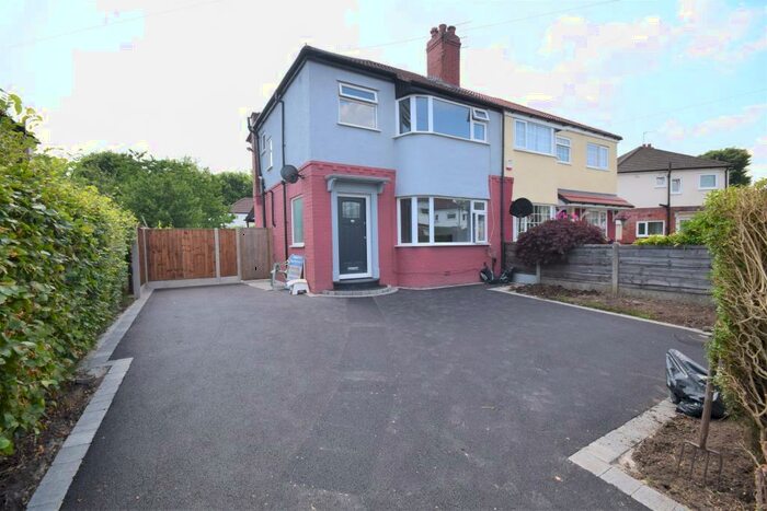 3 Bedroom Semi-Detached House To Rent In Villdale Avenue, Offerton, Stockport, SK2