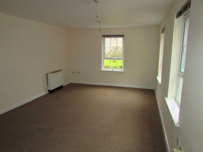 2 Bedroom Flat To Rent In Gale Close Littleborough, OL15