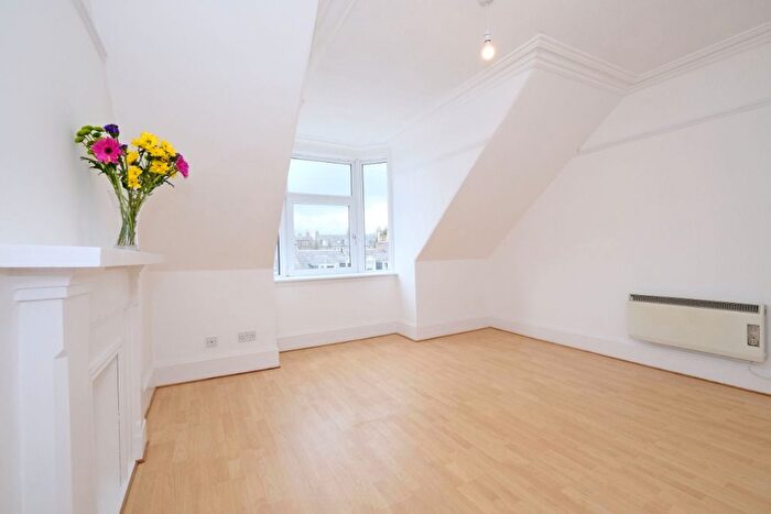 1 Bedroom Flat To Rent In Holburn Road, Aberdeen, AB10