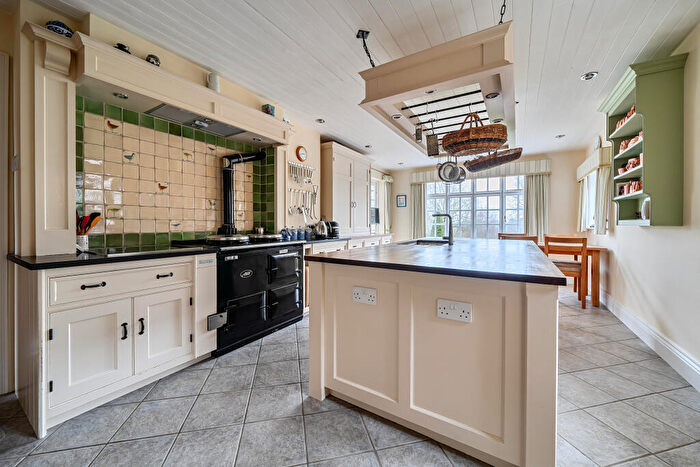 5 Bedroom Detached House For Sale In Kew Lane, Bursledon, SO31