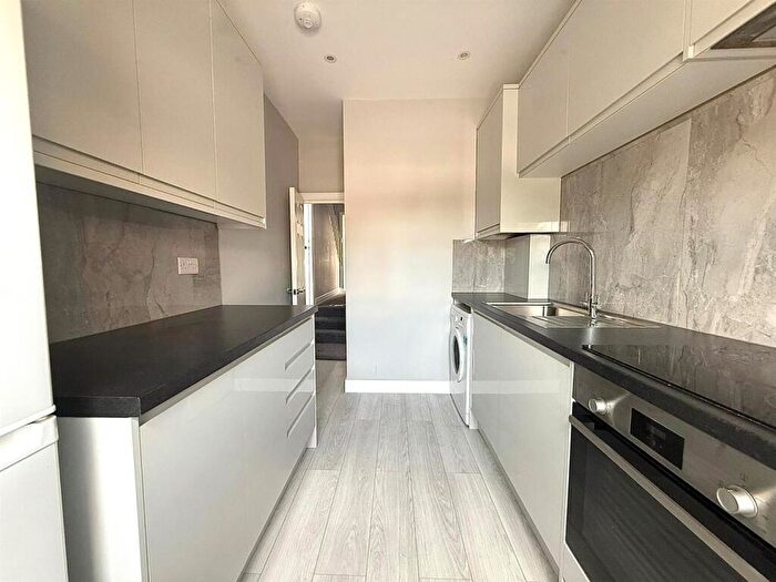 3 Bedroom Maisonette To Rent In St. Marks Road, Enfield, EN1