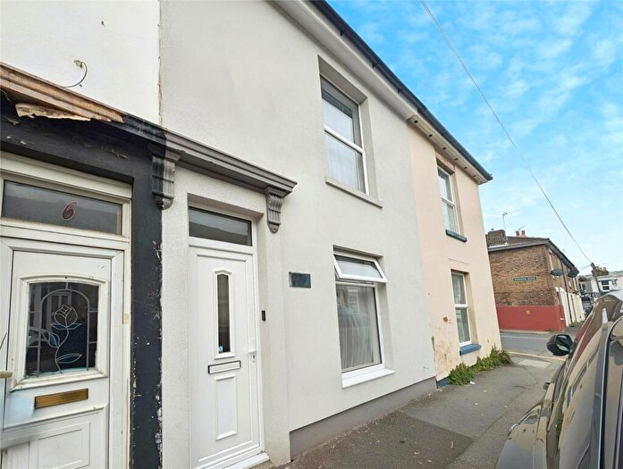 3 Bedroom Terraced House To Rent In Cavour Road, Sheerness, Kent, ME12