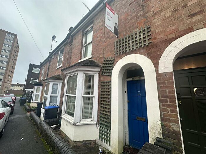 2 Bedroom Terraced House To Rent In St Georges Road, CV31